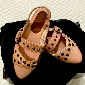 Freebird Blair in Blush/Nude. Size 6 (BRAND NEW IN ORIGINAL BOX W/DUSTER BAGS)